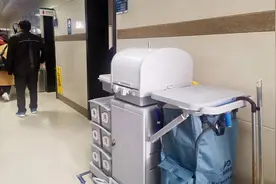 郑州一医院成“厕所革命”样板，一年改造85个厕所63个成示范图片