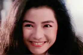 观众对它的偏爱，赶超《英雄本色》，这部电影记录了钟楚红的性感图片