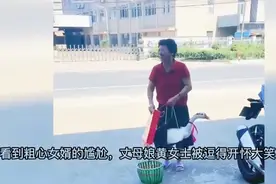 中秋节，女婿去岳母家送月饼送了个“寂寞”，丈母娘却开心了一整天图片