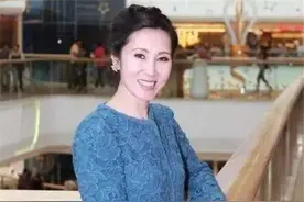 嫁给王健林，生下王思聪，为你揭开"国民婆婆"神秘的面纱图片