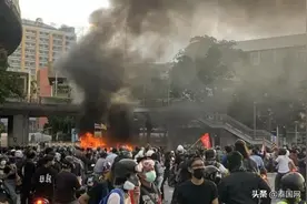 泰国抗议集会至少78人被捕，看不到尽头的示威，终于有了完结趋势图片
