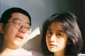 李诞黑尾酱感情生变？两人公司注销惹争议，3个月前还公开秀恩爱图片