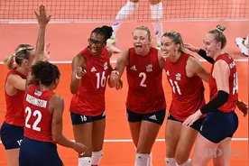 排球女子金牌赛：美国3-0横扫巴西 夺得冠军图片