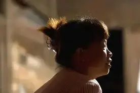 女子拥有罕见两套器官，不敢与男友同床图片