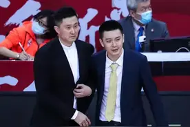 辽宁自媒体直言杜锋输日本就下课，帅位由杨鸣接任，杨鸣能力配吗图片