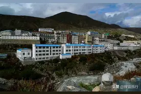 西藏聂拉木县，这里是318国道的终点，距离加德满都140公里图片