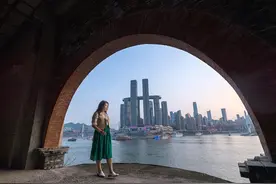 重庆来福士攻略，一站式打卡网红景点、美食及重庆第一家火锅店图片