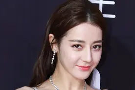 迪丽热巴vs丫丫的美图各有千秋图片