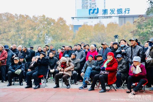 高手在民间，演出自娱自乐，洛阳周王城广场民间曲艺乐园