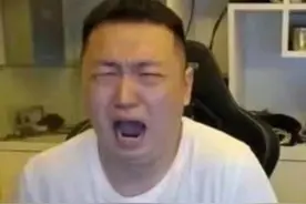 身高150的女朋友，终于发现了我是秃头！眼泪流了出来图片