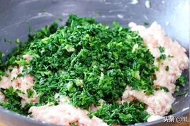 天冷爱吃这道菜，教你马蹄猪肉丸子的做法，猪肉肥瘦选择有小窍门图片