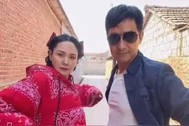 程莉莎随郭晓冬回农村老家，穿红棉袄像村姑？婚礼都在乡下摆酒席图片