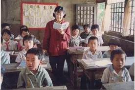 凤凰琴：上世纪八十年代的民办教师图片