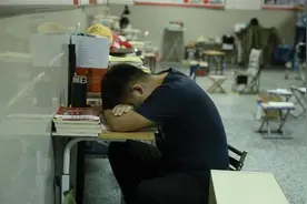 9岁孩子央求妈妈就睡一分钟，话音未落，孩子就停止了呼吸图片
