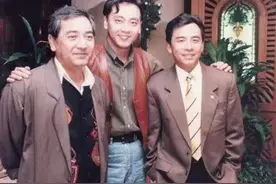 本是同一个妈生的三兄弟，秦沛、尔冬升、姜大卫为何三个姓？图片