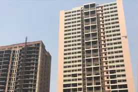 重庆“大事件”！烂尾楼20年后再度“复活”，购房者却只退本金图片