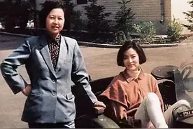 分别39年，农村教师突然得知，亲妹是林青霞，相认后不要一分钱图片