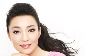 著名演员戴春荣：与女儿女婿住对门，她是两个家庭的大家长图片