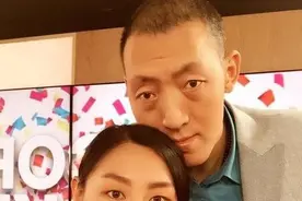 身高2.36米男篮娶1.9米妻子，是最高的夫妻，女儿身高亮了图片