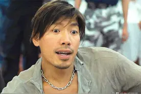 张耀扬被捕的时候，说与宾馆女子是恋人，一边悄悄攥着神秘火柴盒图片