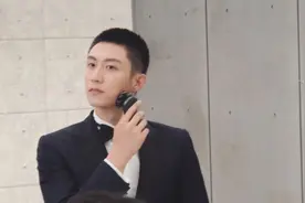 黄景瑜靳东两大男神代言剃须刀，谁更帅，更出彩图片