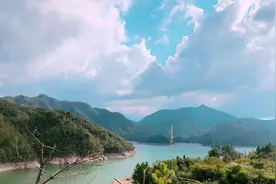 《长津湖》取景地火了，浙江寒山湖游客增300倍，景区仙气十足图片