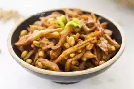 美食精选：萝卜干焖黄豆、高升鸡翅、辣椒炒猪耳、家常菜炒油豆腐图片