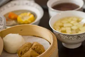 俗话说，人过七十无肉不饱？老年人还坚持粗茶淡饭，结果会怎样？图片