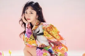 看谭松韵的幼态脸，果然双子座都是自带少年感图片