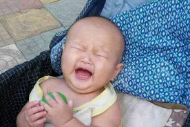 2岁宝宝干哭不流泪，婆婆认为是装哭，医生说出真相让我崩溃图片