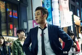 奇葩影帝刘亚仁：爱发声，爱站队，爱写小论文，一直被争议包围图片