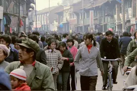 80年代中国：乘坐飞机可以免费喝茅台酒，图4是真正的万元户家庭图片
