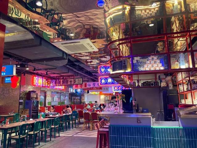 �ܱ�100������к������ܽ���153��������Ӫ�ɻ�