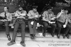 珍贵老照片：美国女摄影师穿梭纽约街头30年，拍出一部城市变迁史图片