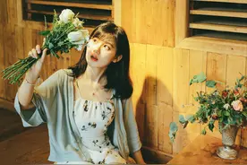 故事：合租四个月后，目睹我被追求者告白，帅气男房东吃醋吻上我图片