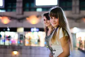 美国姑娘第一次在中国吃饭，菜一上桌就迷茫了：你们管这叫美食？图片