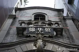 毗邻春熙路的成都小巷子，长度仅50米，从繁华商业街变网红拍照地图片