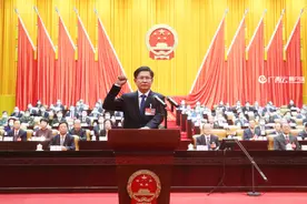 蓝天立当选广西壮族自治区主席图片