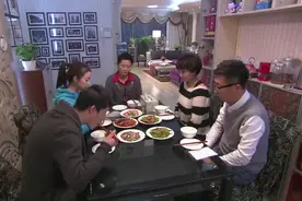 两个女婿贫富差距大，我爸妈分别对待，我实在看不过眼图片