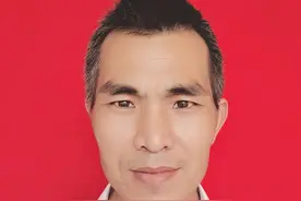 80后张鹏程辞掉高薪，回到大山当校长，一贫如洗白了头，他图什么图片