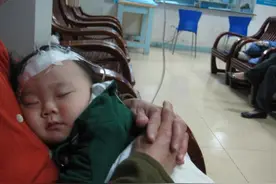 4岁女童凌晨上吐下泻，儿科医生：6岁之前，这些东西别给娃吃！图片