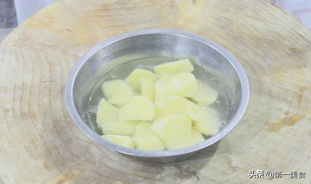 东北名菜地三鲜的家常做法，鲜香浓郁入味的下饭菜，全家人都爱吃