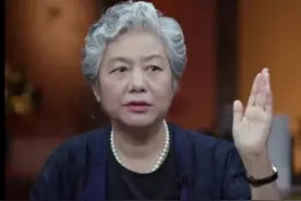 李玫瑾：当孩子开始顶嘴，父母学会这3句话，孩子以后会更出色图片