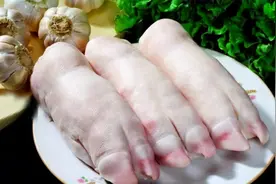 炖猪蹄，在锅里傻炖可不行，大厨教你几招，软烂入味想不好吃都难图片