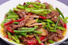 蒜苔炒啥最好吃？我家这样做，每次做一大锅，就这样还不够吃图片