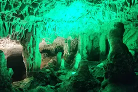 “千锤万凿出深山，烈火焚烧若等闲” 石灰岩竟藏着远古的秘密？图片