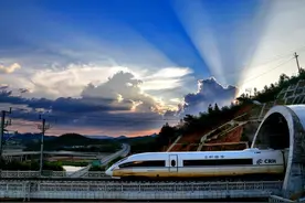 中国十条运营里程最长的高铁线路图片