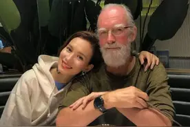 卢靖姗71岁演员父亲去世，曾和成龙李小龙合作，生前最后露面曝光图片