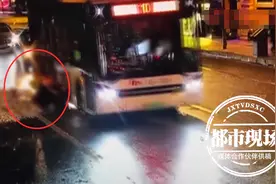 揪心！广州一女子被公交碾压后当场身亡图片