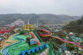 重庆有个洋人街，里面没有洋人，却有一系列各具特色的游乐项目图片